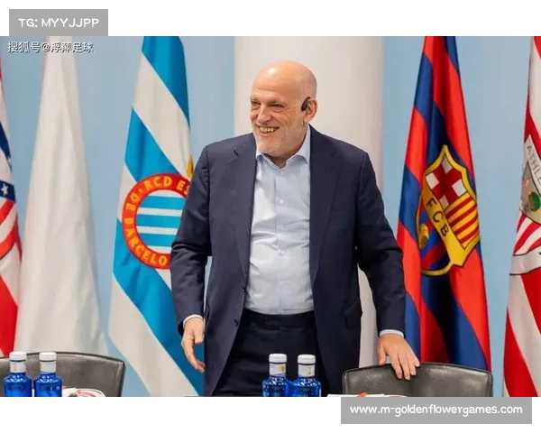 特瓦斯新闻发布会现场:逐条回应皇马指控 特瓦斯新闻发布会现场:逐条回应皇马指控