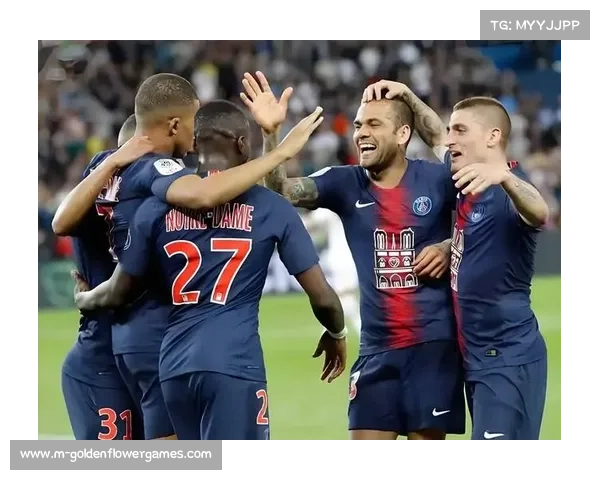 终场绝杀后,阿斯顿维拉球员相拥庆祝欧冠席位关键胜利 终场绝杀后,阿斯顿维拉球员相拥庆祝欧冠席位关键胜利